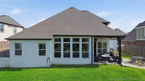 Exterior - 6776 E 127th St S, Bixby, OK 74008 photo 4 of 5