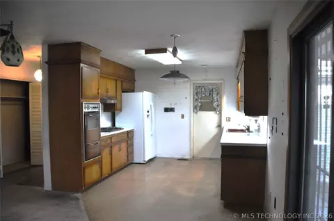 6916 E 15th Pl, Tulsa, OK 74112 photo 6