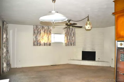 6916 E 15th Pl, Tulsa, OK 74112 photo 4