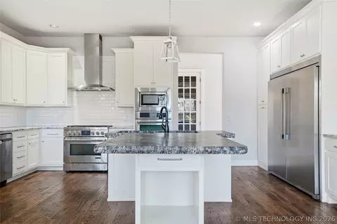 Kitchen - 12014 S Kingston Pl, Tulsa, OK 74137 photo 3 of 10