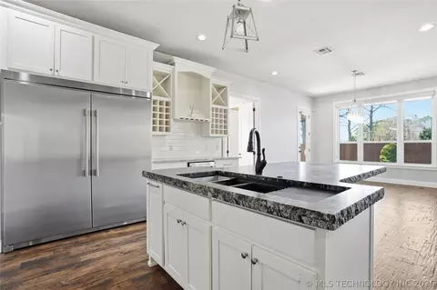 Kitchen - 12014 S Kingston Pl, Tulsa, OK 74137 photo 8 of 10
