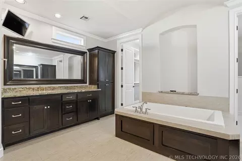 Bath - 12014 S Kingston Pl, Tulsa, OK 74137 photo 6 of 9