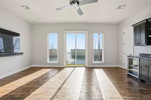 Living - 12014 S Kingston Pl, Tulsa, OK 74137 photo 6 of 9