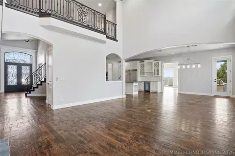 Living - 12014 S Kingston Pl, Tulsa, OK 74137 photo 1 of 9
