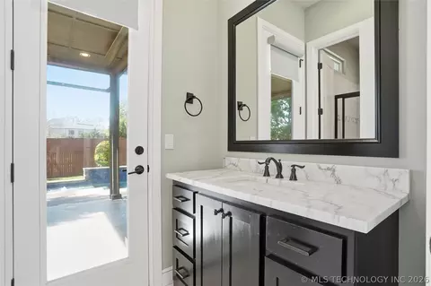 Bath - 12014 S Kingston Pl, Tulsa, OK 74137 photo 1 of 9