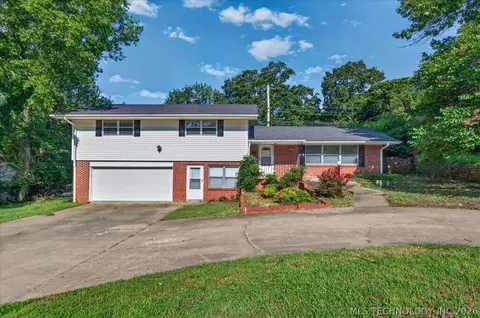 833 Winding Way, Bartlesville, OK 74006