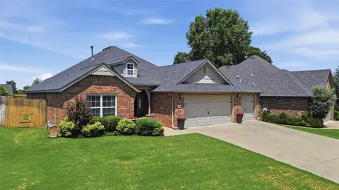 3906 S Maple Ave, Sand Springs, OK 74063
