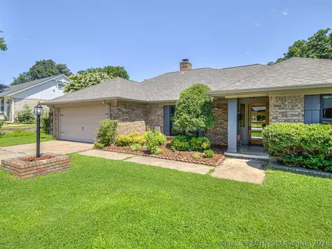 6873 E 56th St, Tulsa, OK 74145 photo 2