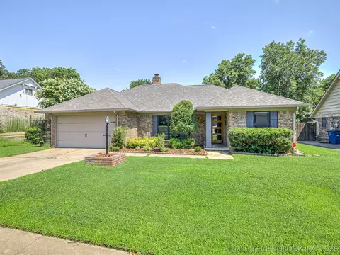 6873 E 56th St, Tulsa, OK 74145 photo 1