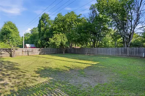 Exterior - 6781 E 26th Pl, Tulsa, OK 74129 photo 4 of 6