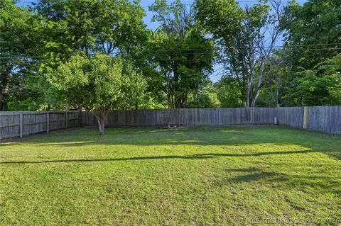 Exterior - 6781 E 26th Pl, Tulsa, OK 74129 photo 3 of 6
