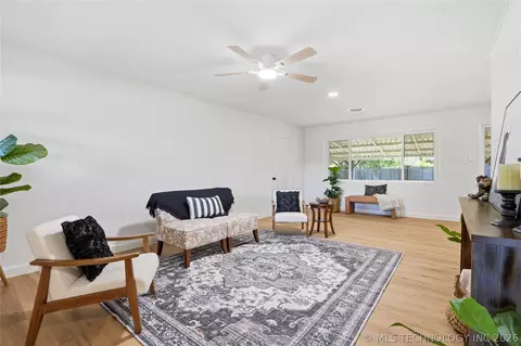 Living - 6781 E 26th Pl, Tulsa, OK 74129 photo 1 of 2