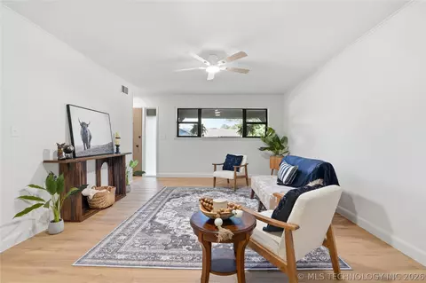 Living - 6781 E 26th Pl, Tulsa, OK 74129 photo 2 of 2