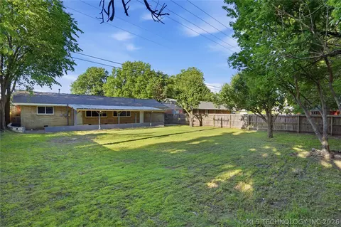 Exterior - 6781 E 26th Pl, Tulsa, OK 74129 photo 5 of 6