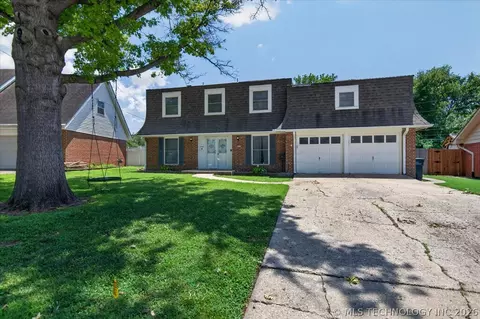 5821 Harvard Dr, Bartlesville, OK 74006