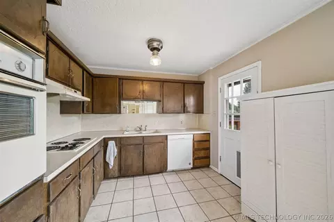 4028 E 24th St, Tulsa, OK 74114 photo 10