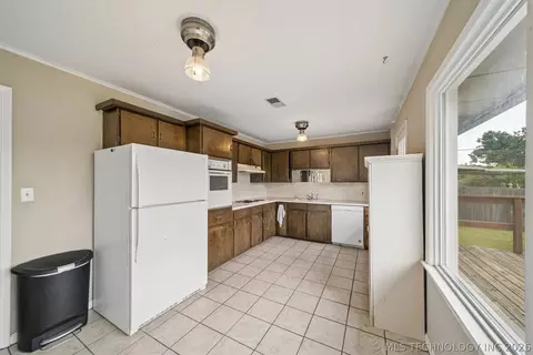 4028 E 24th St, Tulsa, OK 74114 photo 9