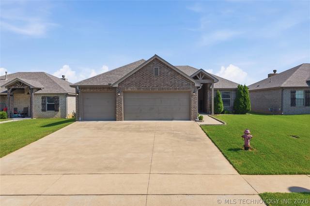 26795 E 143rd St S, Coweta, OK 74429