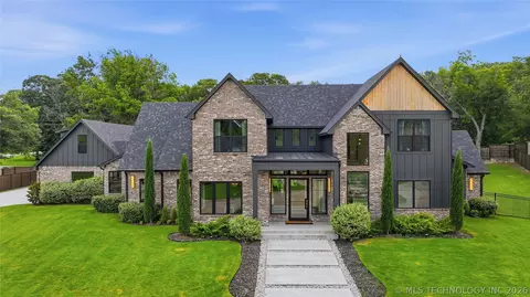 7785 Forest Ln, Tulsa, OK 74132