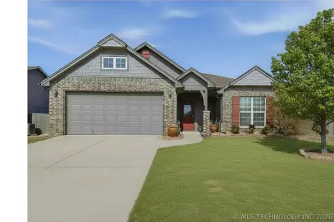12011 E 109th St N, Owasso, OK 74055