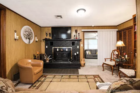 Living - 512 E 16th St, Okmulgee, OK 74447 photo 2 of 2