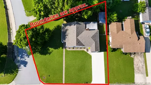 View/Area - 512 E 16th St, Okmulgee, OK 74447 photo 1 of 5