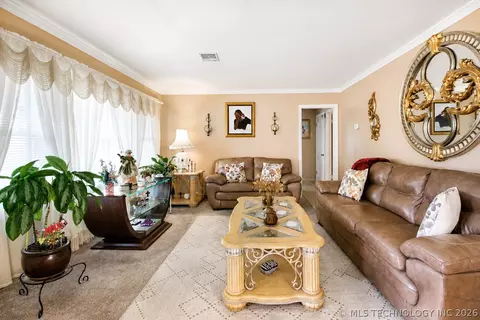 Living - 512 E 16th St, Okmulgee, OK 74447 photo 1 of 2