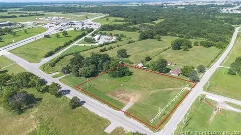 S 4410 Road, Vinita, OK 74301