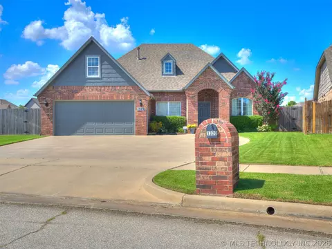 1320 W Dover St, Broken Arrow, OK 74012