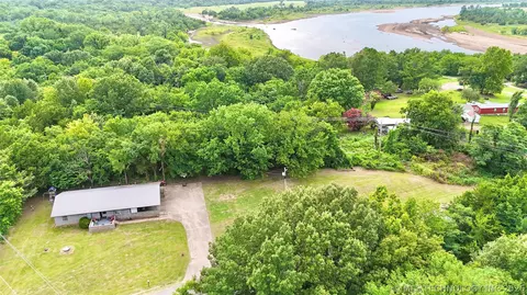 110 N Old State Hwy 2, Whitefield, OK 74472