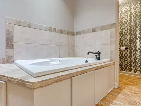 Bath - 1954 E 74th Pl, Tulsa, OK 74136 photo 13 of 13