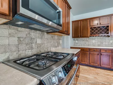 Kitchen - 1954 E 74th Pl, Tulsa, OK 74136 photo 11 of 11