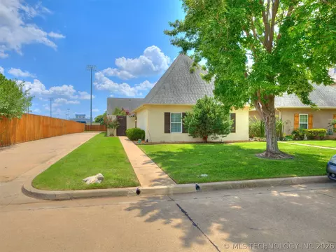 Exterior - 1954 E 74th Pl, Tulsa, OK 74136 photo 4 of 8