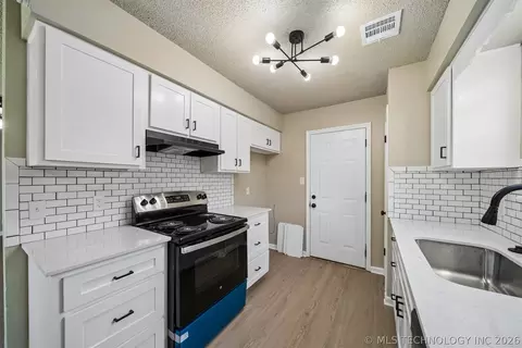 Kitchen - 9231 E 58th St, Tulsa, OK 74145 photo 1 of 3