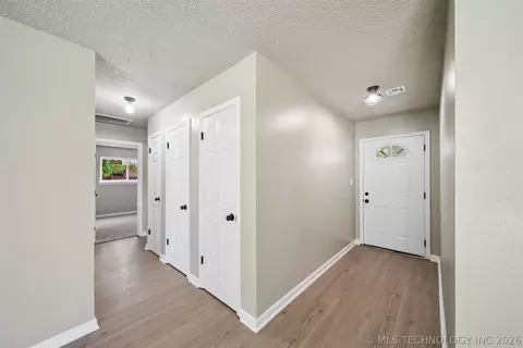 Entry Way - 9231 E 58th St, Tulsa, OK 74145 photo 1 of 1