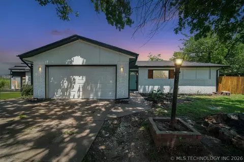 Exterior - 9231 E 58th St, Tulsa, OK 74145 photo 2 of 3