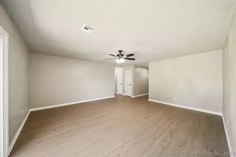 Living - 9231 E 58th St, Tulsa, OK 74145 photo 3 of 4