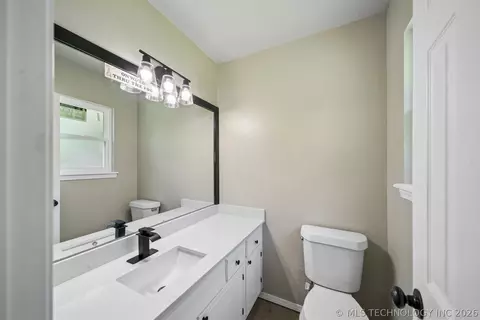Bath - 9231 E 58th St, Tulsa, OK 74145 photo 2 of 2