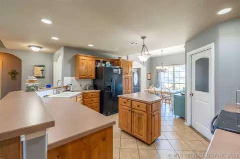 20427 E 46th St S, Broken Arrow, OK 74014 photo 9