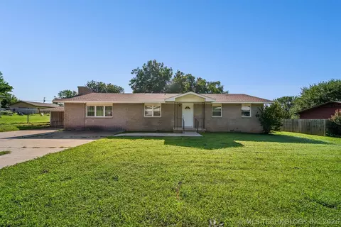801 S D And H St, Cleveland, OK 74020