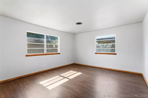 705 S State St, Wagoner, OK 74467 photo 11