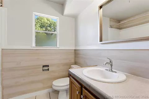 705 S State St, Wagoner, OK 74467 photo 7