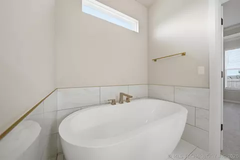 Bath - 1300 N Beech St, Broken Arrow, OK 74012 photo 5 of 6