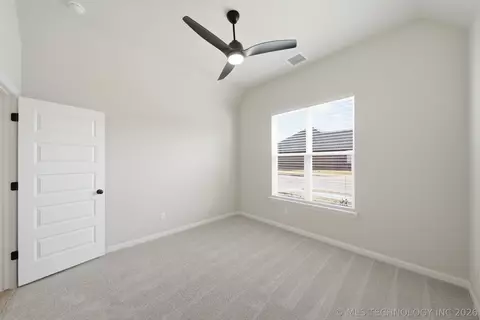 Bedroom - 1300 N Beech St, Broken Arrow, OK 74012 photo 3 of 4