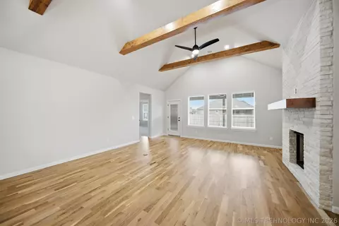 Living - 1300 N Beech St, Broken Arrow, OK 74012 photo 1 of 2