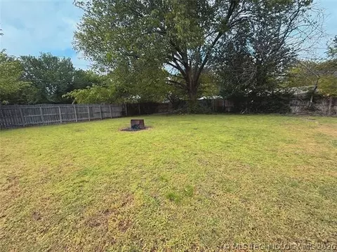 5901 E 3rd St, Tulsa, OK 74112 photo 2