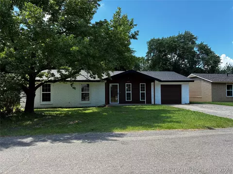 517 W Park St, Wagoner, OK 74467