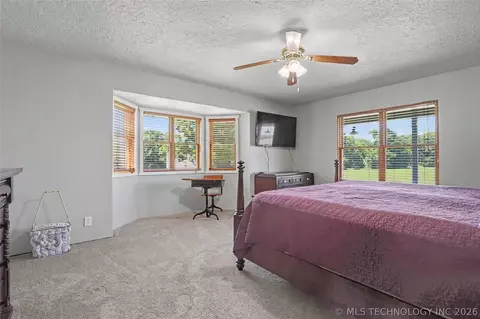 Bedroom - 1501 N Haskell Blvd, Haskell, OK 74436 photo 1 of 6