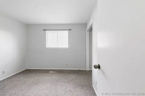 Bedroom - 10138 E 24th Pl, Tulsa, OK 74129 photo 3 of 7