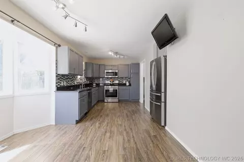 Kitchen - 10138 E 24th Pl, Tulsa, OK 74129 photo 1 of 3